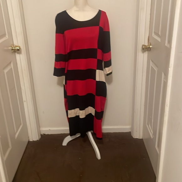 Simply beautiful new tag attached sweater dress - Picture 6 of 15